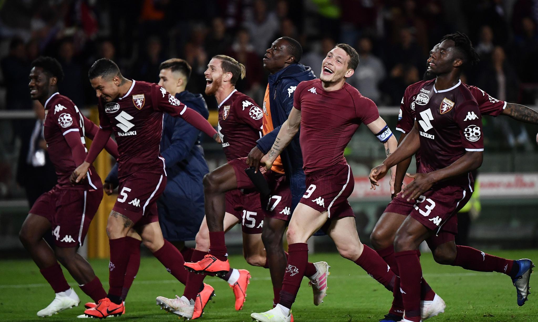 迫使韩国U 迫使韩国U